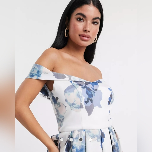 CHI CHI LONDON Off Shoulder Mini Dress in Blue Floral Print, US 2 - Picture 3 of 8